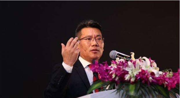 saat/p><p>&nbsp;
 &nbsp; &nbsp;
&nbsp;Setelah itu, timnya mengembangkan sistem CNC i5, dan Guan Xiyou serta timnya sangat yakin dengan teknologi ini. Namun, Guan Xiyou tampaknya telah melupakan identitasnya sebagai ketua dewan, dan mengabdikan dirinya untuk penelitian, tetapi tidak menilai lingkungan pabrik dengan baik. Tidak hanya dunia luar yang tidak optimis, tetapi bahkan bagian dalam Pabrik Alat Mesin Shenyang memiliki banyak suara menentangnya. Teknologi ini tidak matang, sehingga dana tidak dapat dipulihkan, dan pinjaman yang diinvestasikan dalam penelitian pada tahap awal juga memperburuk penurunan Pabrik Alat Mesin Shenyang. Pada akhirnya, Guan Xiyou mengumumkan pengunduran dirinya dari semua posisi di Pabrik Peralatan Mesin Shenyang. Dan Pabrik Alat Mesin Shenyang tidak menyimpannya pada akhirnya dan bangkrut. Pabrik Peralatan Mesin Shenyang hanya membutuhkan waktu beberapa tahun dari mencapai puncak hingga jatuh dari altar, dan kemudian memulai jalan yang tidak bisa kembali. </p><p><strong>&nbsp; &nbsp; &nbsp; &nbsp;Ringkasan:</strong><strong>Teknologi adalah masa depan suatu negara. </strong></p><p>&nbsp;
 &nbsp; &nbsp;
&nbsp;Hanya dengan teknologi tingkat tinggi, negara kita bisa mendapat tempat di komunitas internasional. Namun, penelitian ilmiah adalah hal yang sangat mahal, pertama-tama kita harus mengembangkan ekonomi, dan pada saat yang sama, kita juga harus melakukan pekerjaan yang baik dalam penelitian dan pengembangan teknologi. Dengan cara ini, kedua tangan tidak akan seperti Pabrik Alat Mesin Shenyang, yang pada akhirnya akan menyebabkan kematian. Setelah inovasi pertama, Pabrik Alat Mesin Shenyang menciptakan keajaiban alat mesin pertama di dunia. Tetapi teknologi harus berkembang, dan stagnasi harus dilampaui oleh orang lain cepat atau lambat. Pendekatan inovatif Guan Xiyou memang bagus, tetapi tidak peduli seberapa bagus inovasi teknologinya, itu harus dikaitkan dengan kenyataan. Akhirnya, Pabrik Alat Mesin Shenyang memiliki utang 70 miliar yuan, dan pendapatan dan pengeluaran sangat tidak seimbang. Tetapi Guan Xiyou masih percaya bahwa Pabrik Alat Mesin Shenyang adalah pengorbanan diri untuk pengembangan seluruh industri. Hanya dengan cara ini kita bisa mendapatkan teknologi produksi mekanik yang lebih maju. </p><p><br/></p></div>
					<div class=